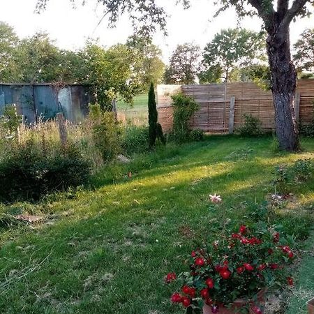 Chalet Pour Deux Personnes Saint-Pierre-du-Lorouër Esterno foto