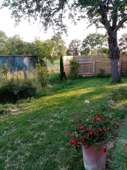 Chalet Pour Deux Personnes Saint-Pierre-du-Lorouër Esterno foto